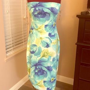 Cache Floral Strapless with Embellishment